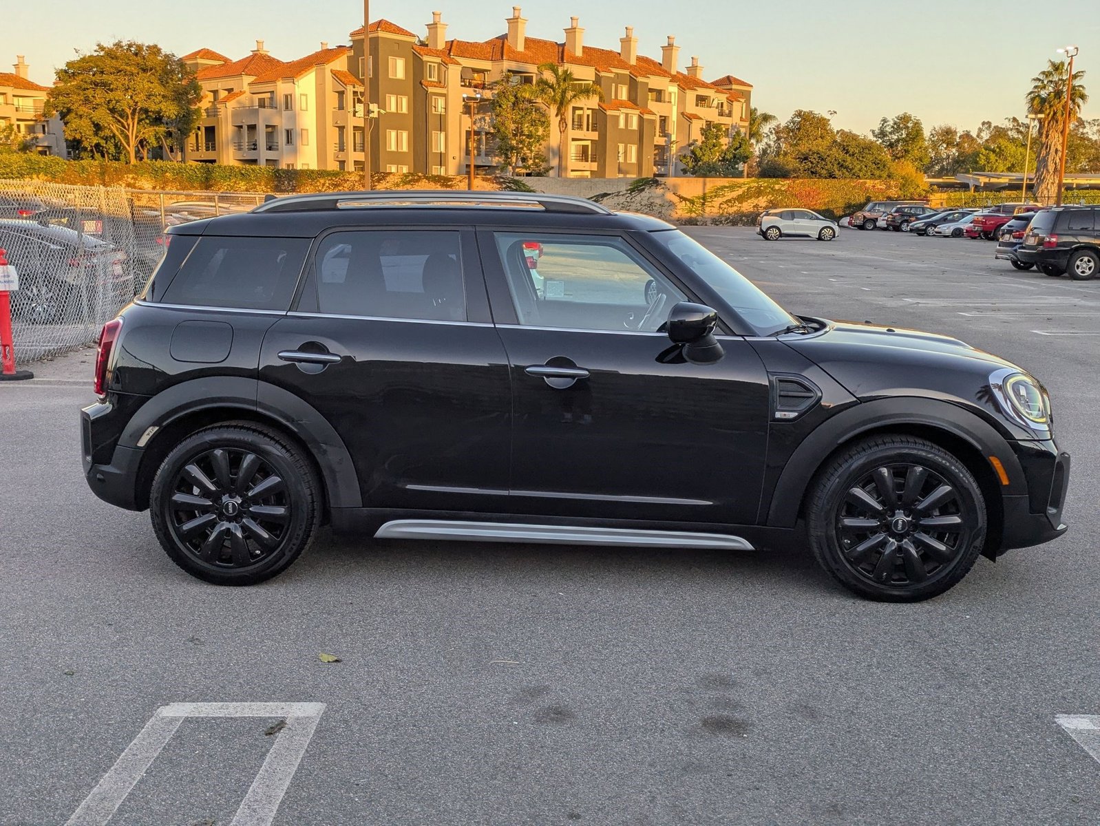 2021 Mini Countryman Oxford Edition photo 2