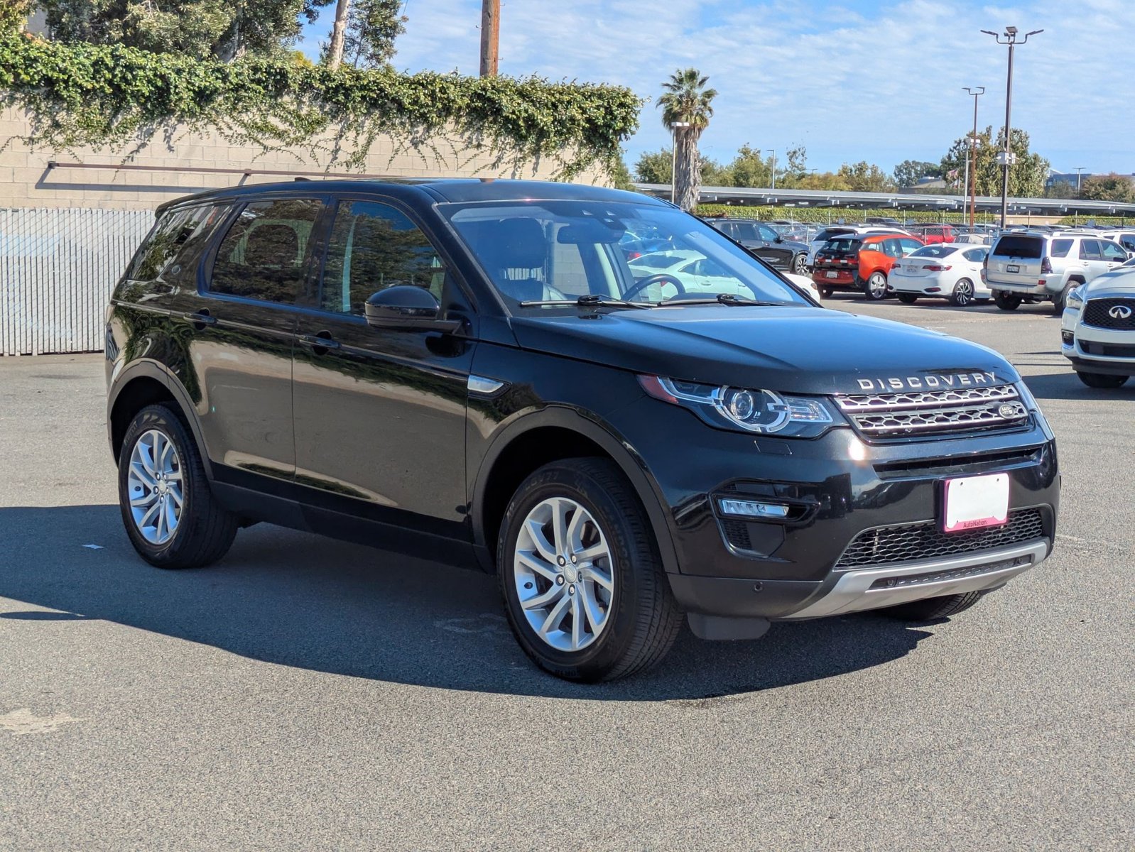 2017 Land Rover Discovery Sport HSE photo 2