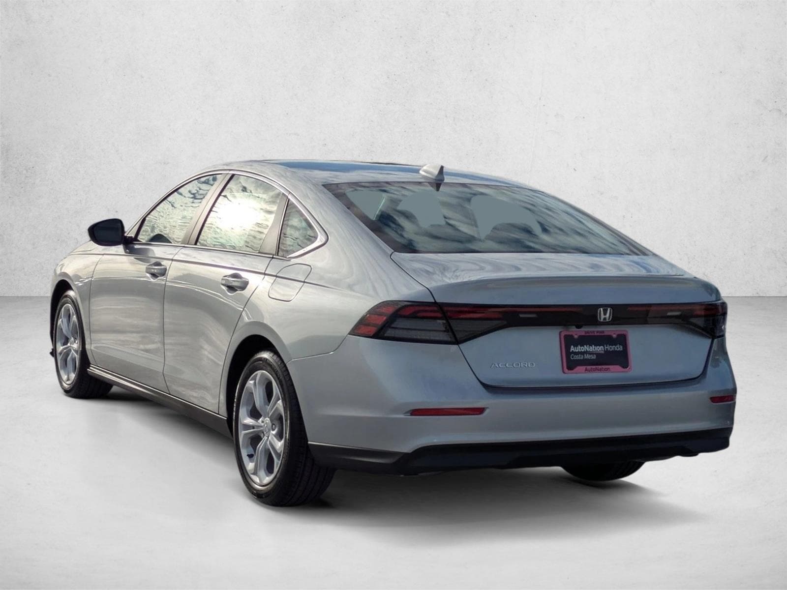 2025 Honda Accord LX - Photo 9