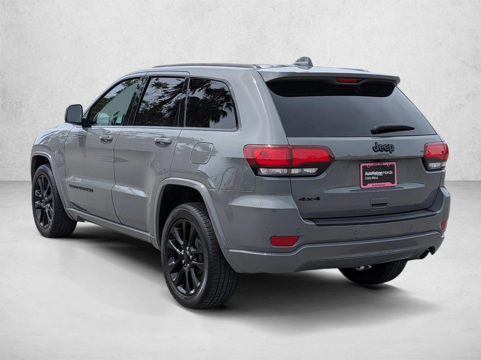 2020 Jeep Grand Cherokee Laredo photo 3