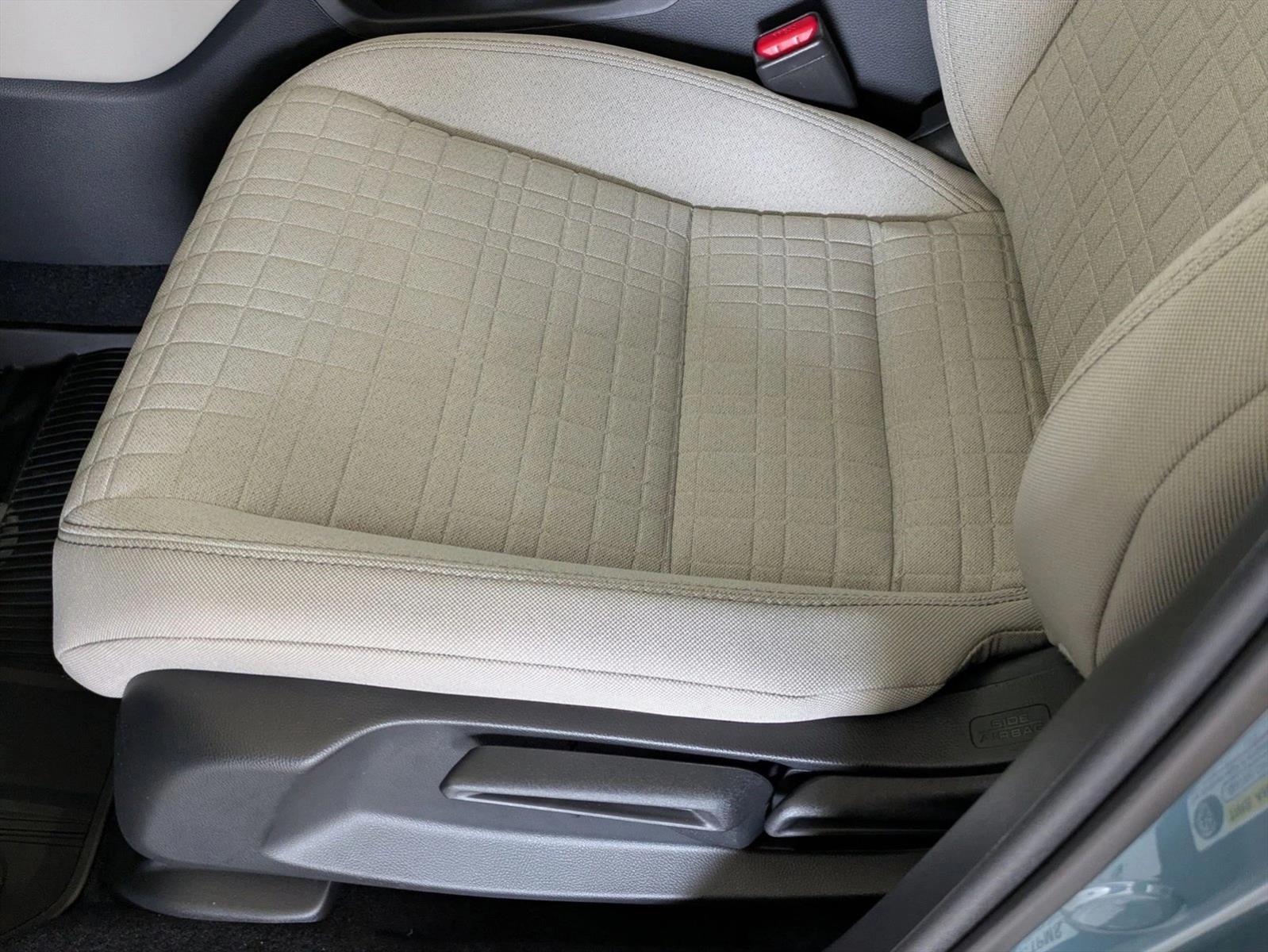 2026 Honda HR-V LX photo 4
