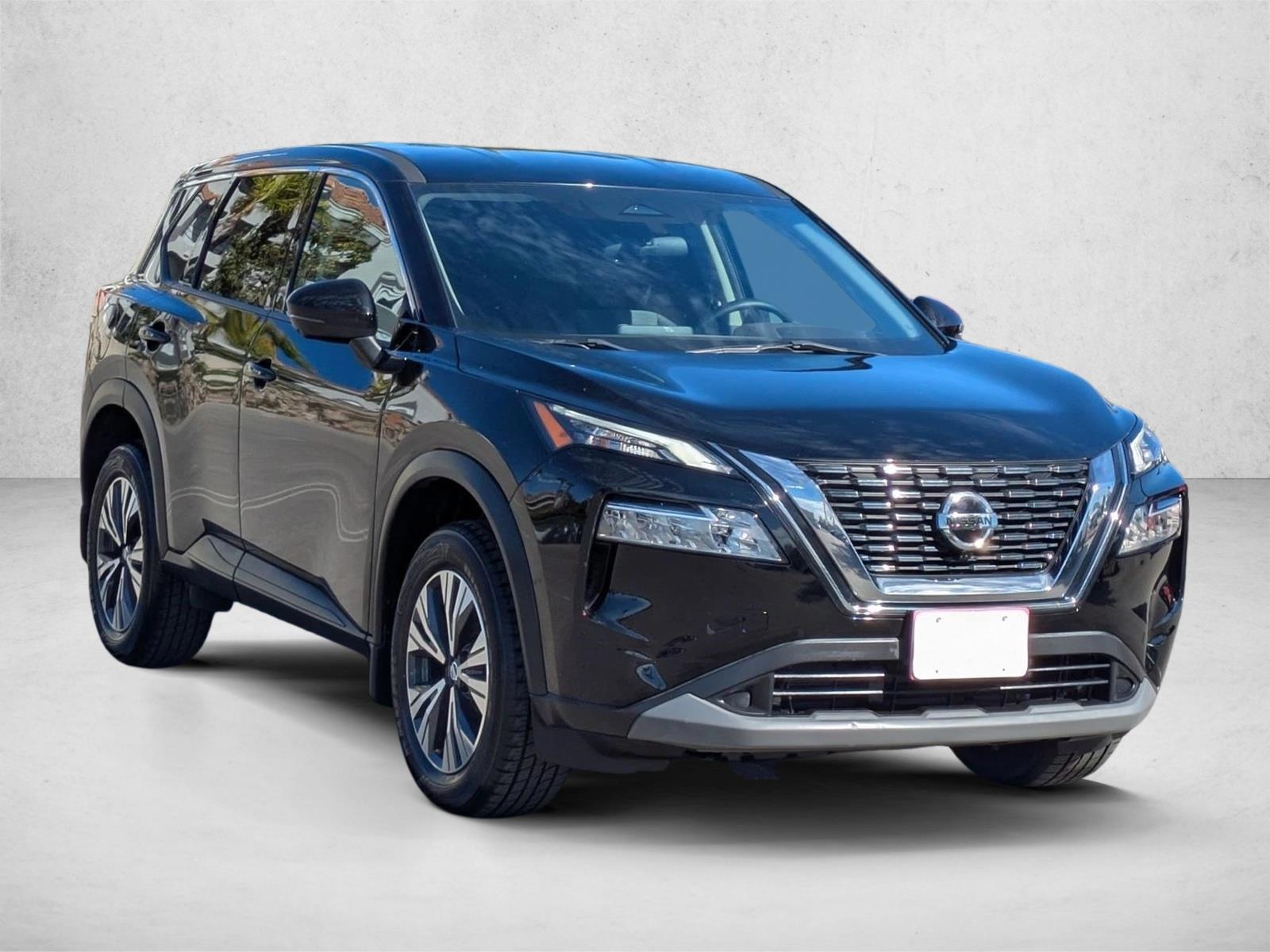 2021 Nissan Rogue SV photo 3