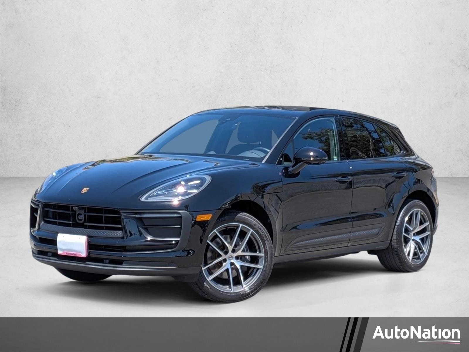 2024 Porsche Macan -'s photo