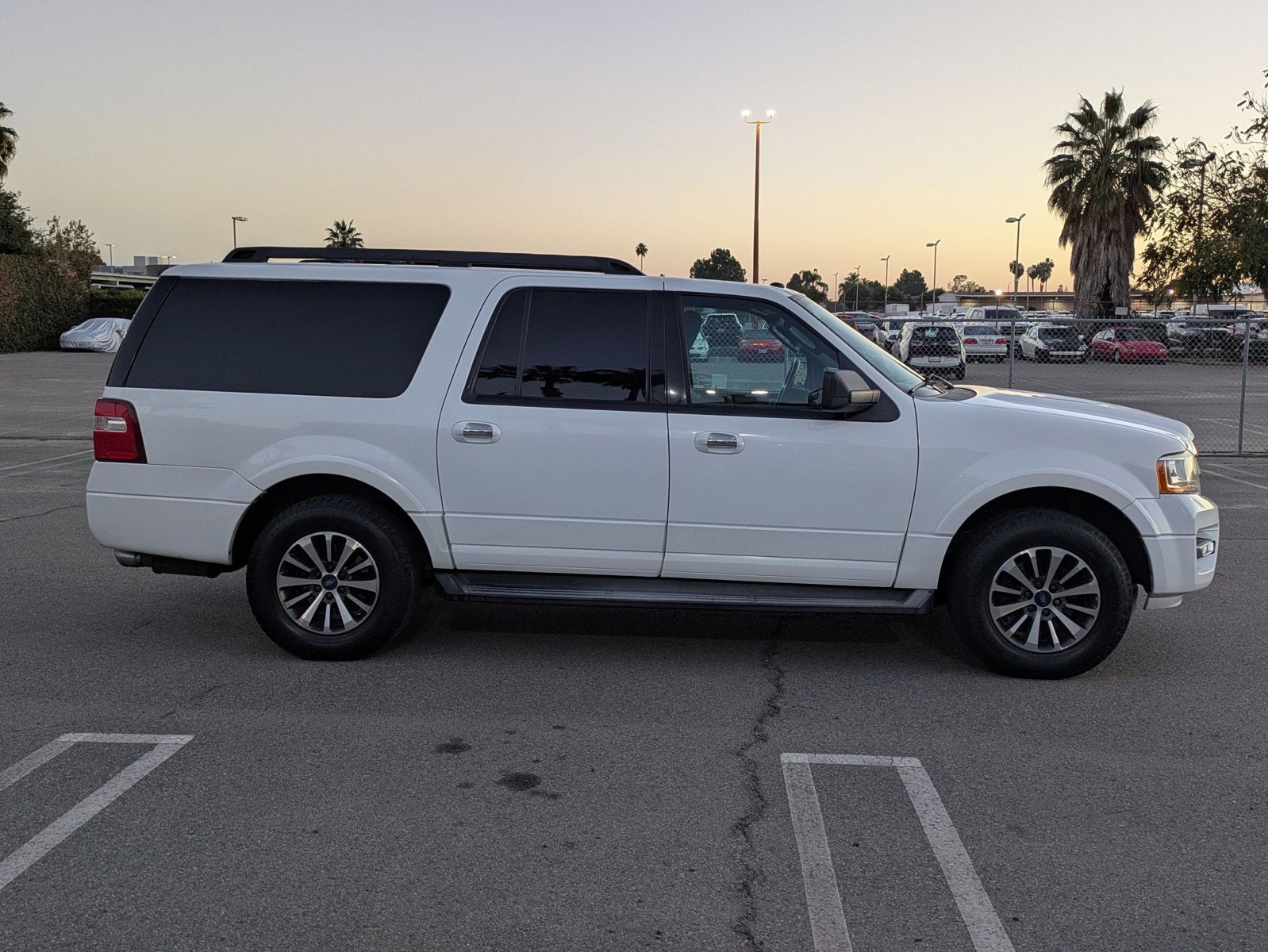 2017 Ford Expedition EL XLT photo 4