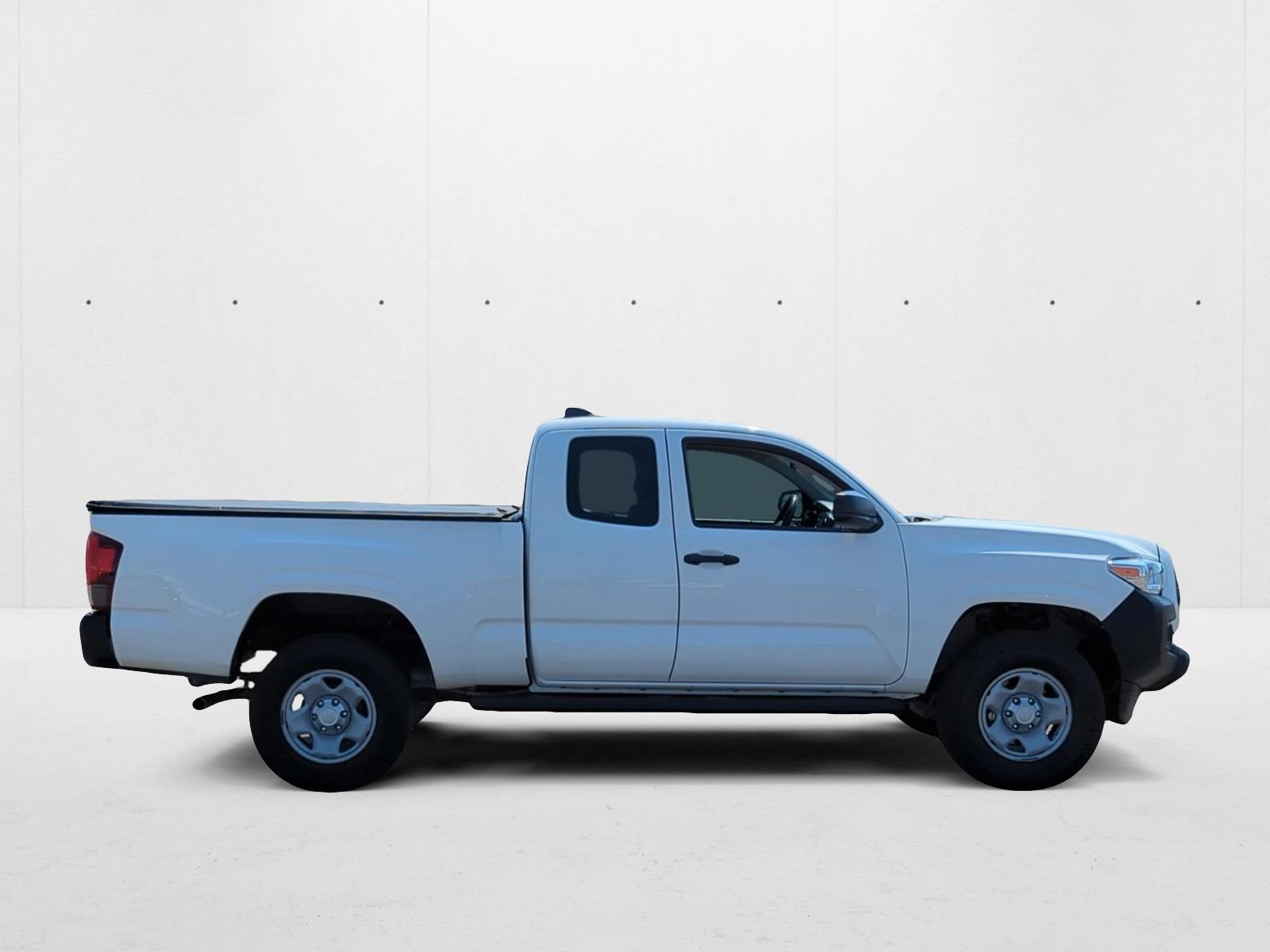 2022 Toyota Tacoma SR photo 4