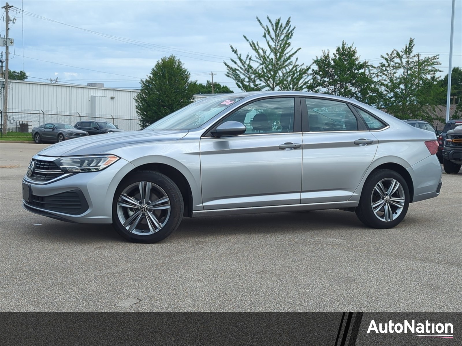 Used 2024 Volkswagen Jetta 1.5T SE Sedan