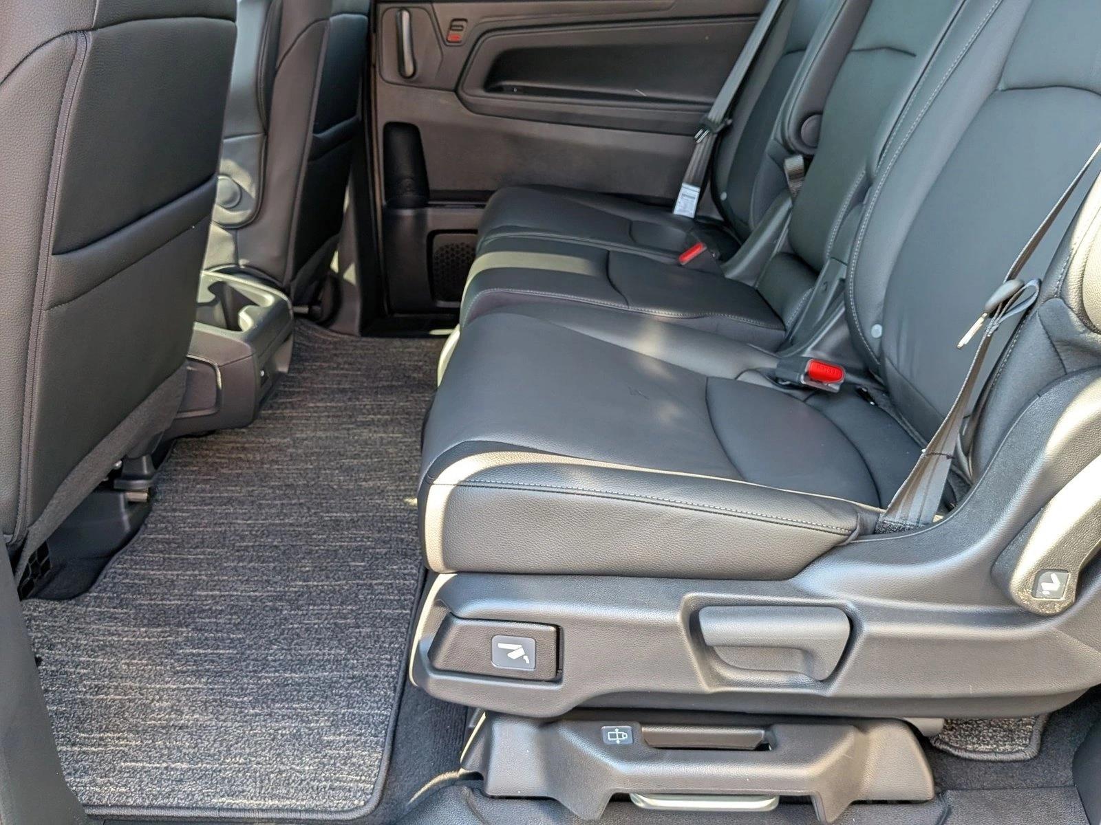 2026 Honda Odyssey EX-L - Photo 14