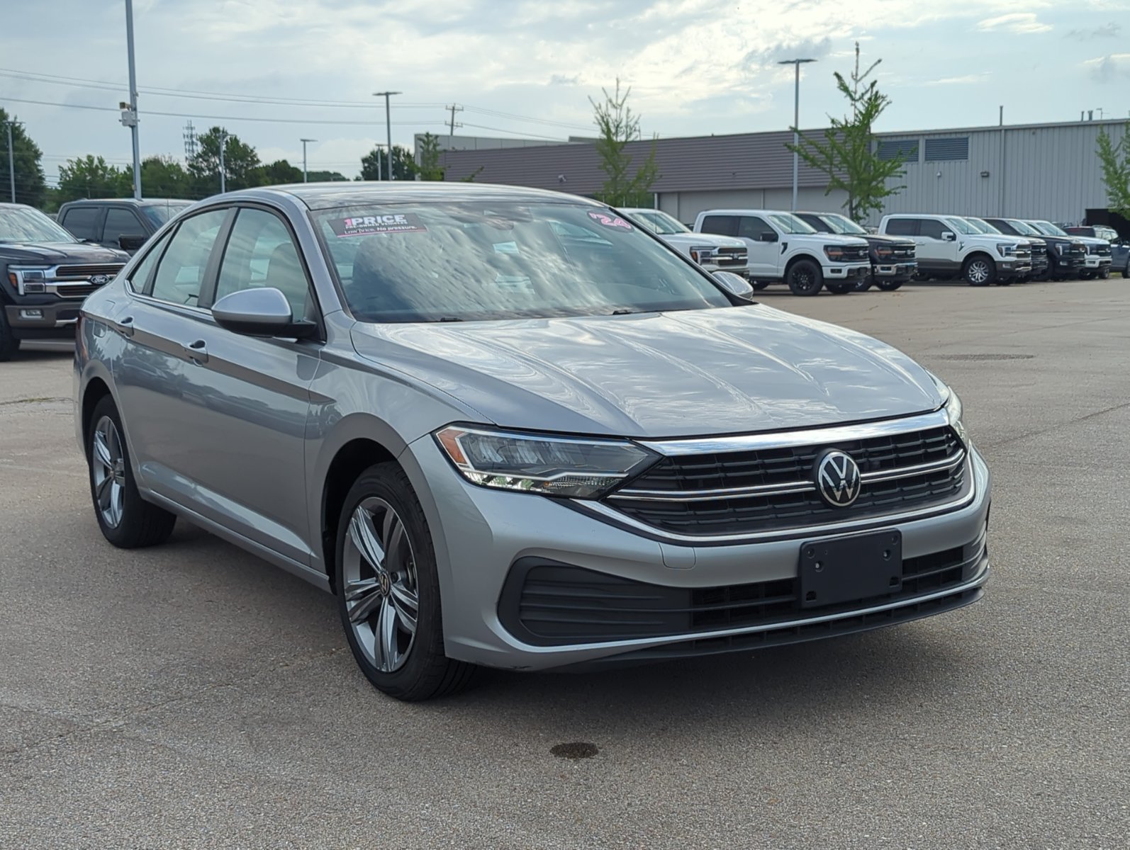 Used 2024 Volkswagen Jetta 1.5T SE Sedan