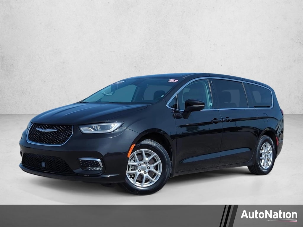 Used 2023 Chrysler Pacifica Touring L Van Passenger Van