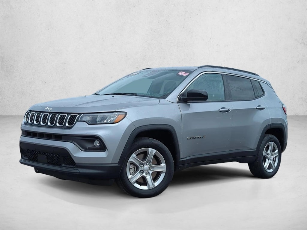 Used 2024 Jeep Compass Latitude SUV