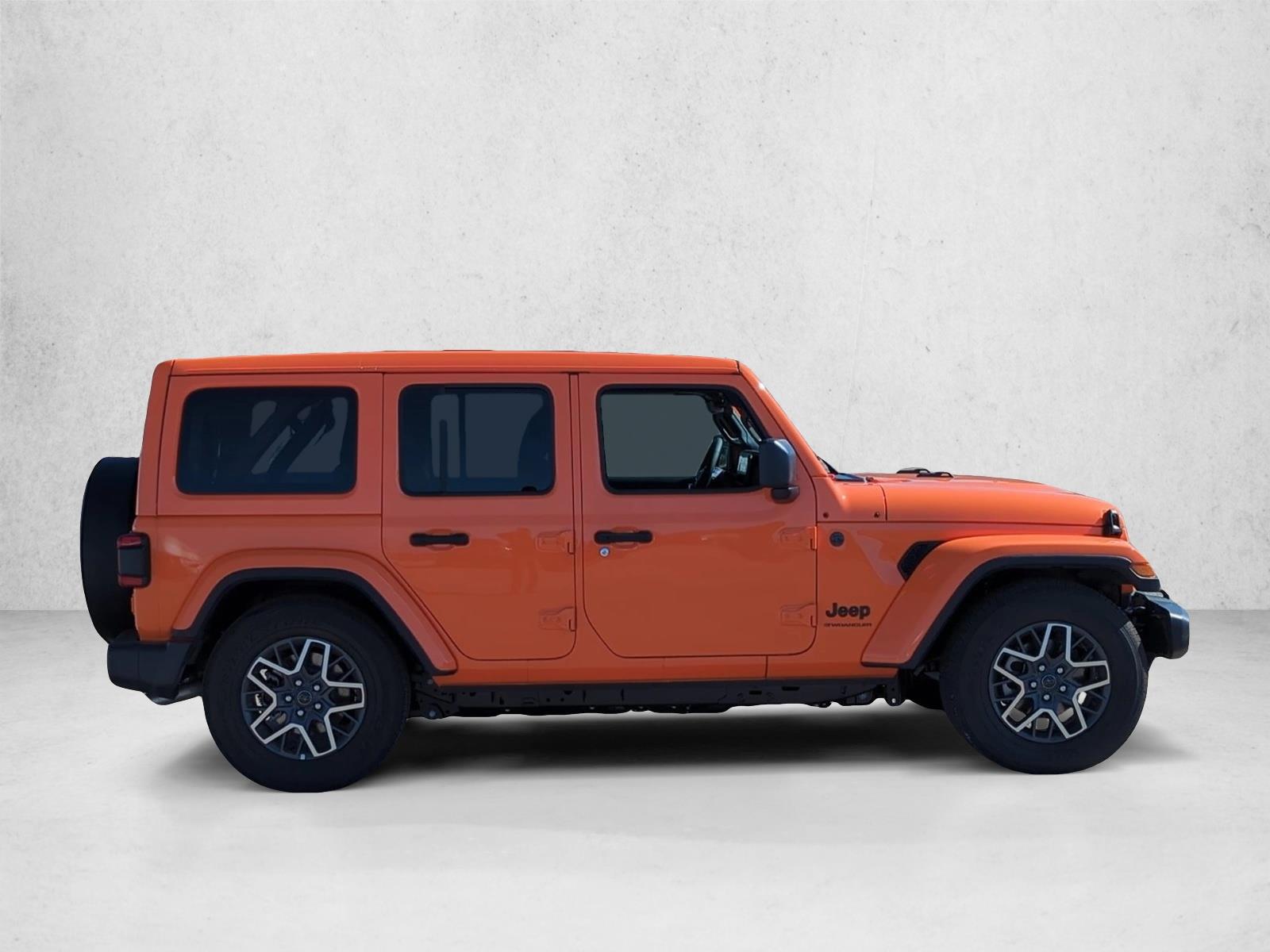 2025 Jeep Wrangler Sahara photo 4
