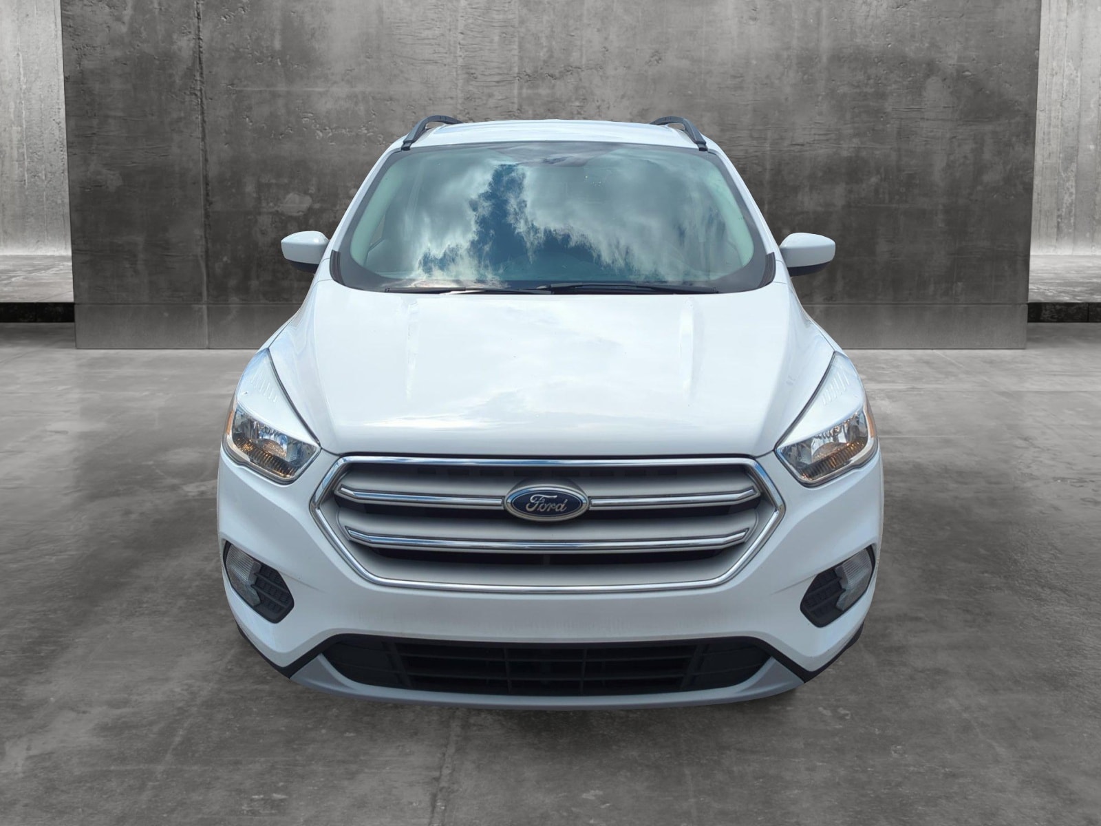 Used 2018 Ford Escape SE with VIN 1FMCU0GD8JUC88933 for sale in Memphis, TN