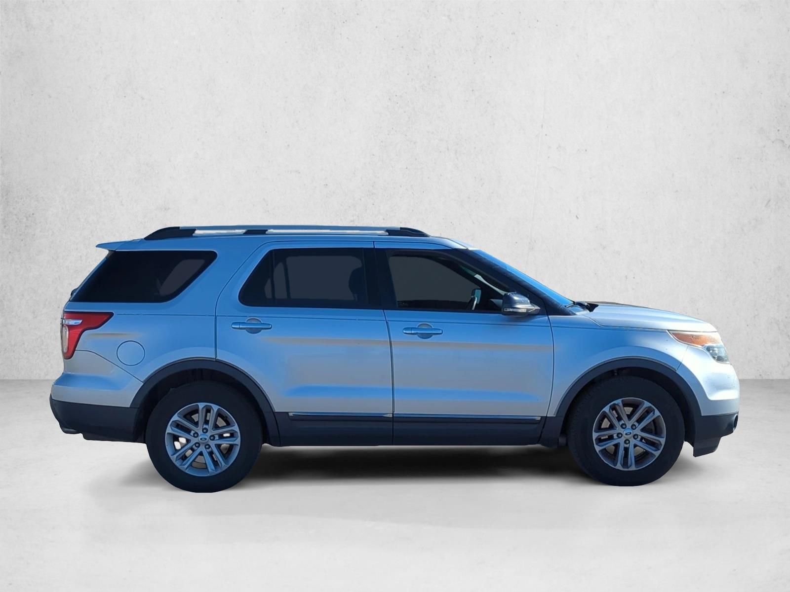 2015 Ford Explorer XLT photo 4