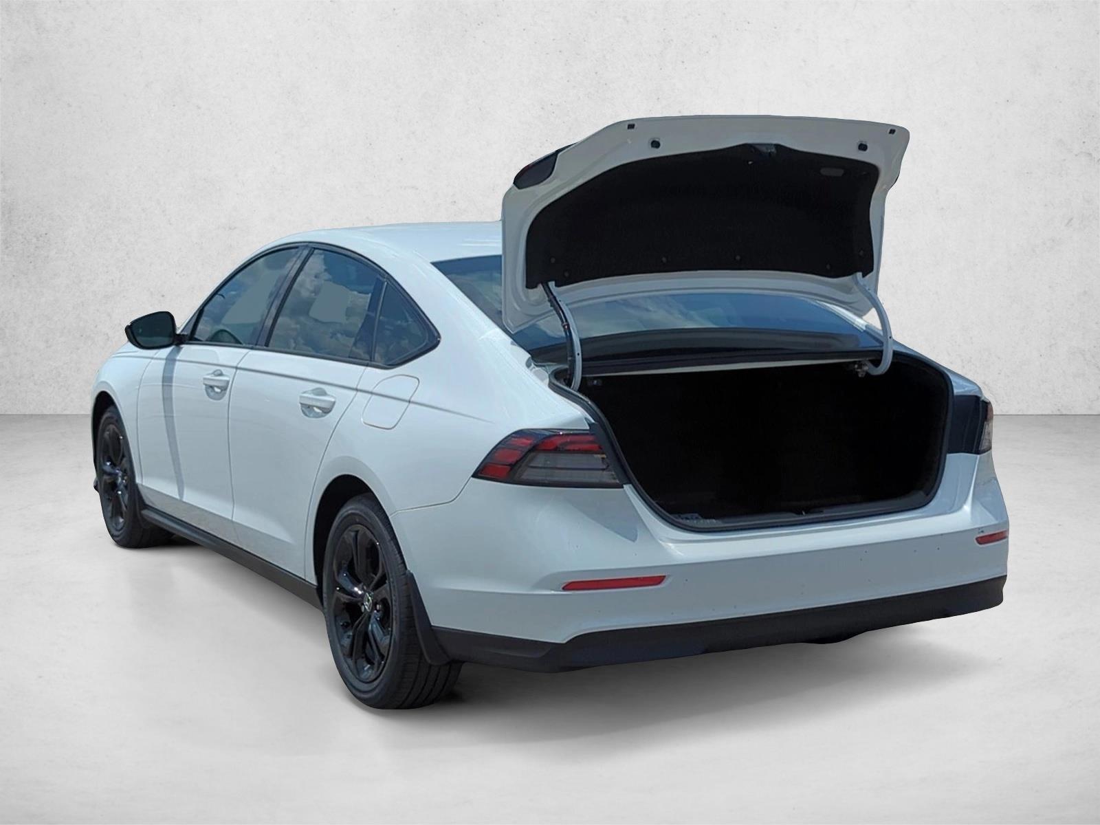 2025 Honda Accord SE - Photo 9