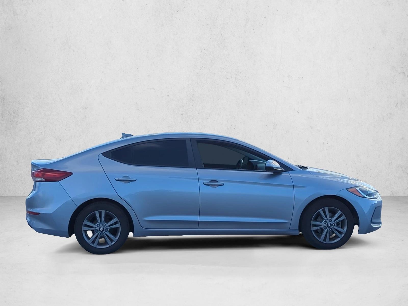 2017 Hyundai Elantra SE photo 4