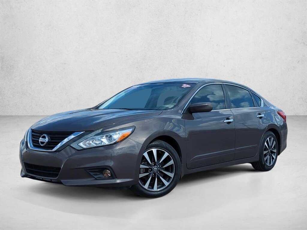 Used 2017 Nissan Altima 2.5 SV Sedan