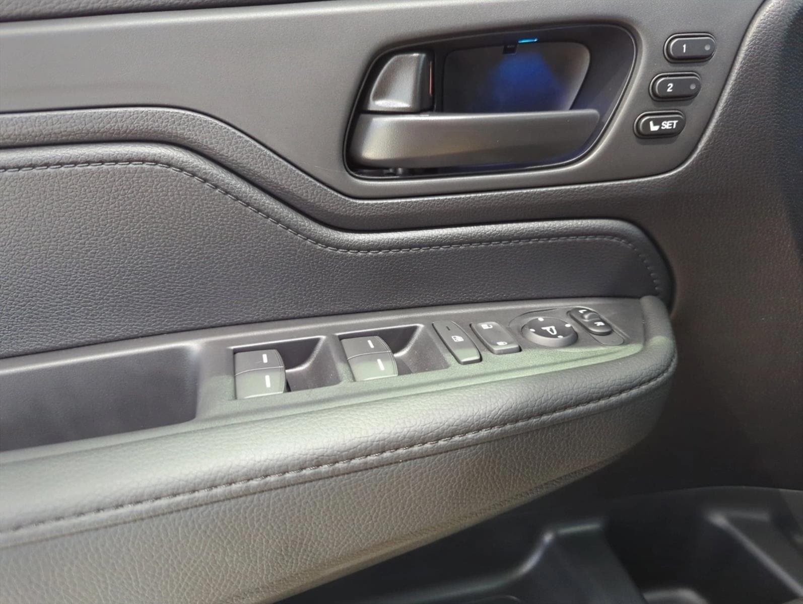 2026 Honda Odyssey EX-L - Photo 16