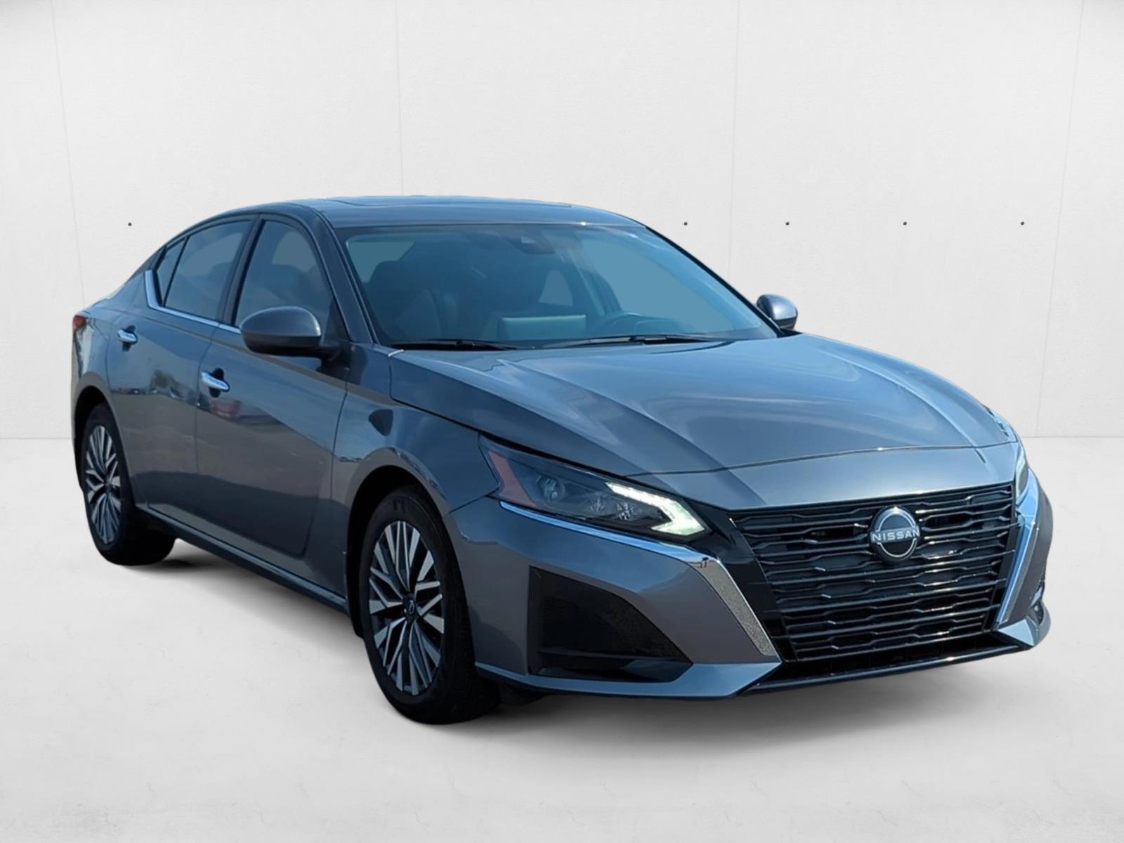 2024 Nissan Altima 2.5 SV photo 3