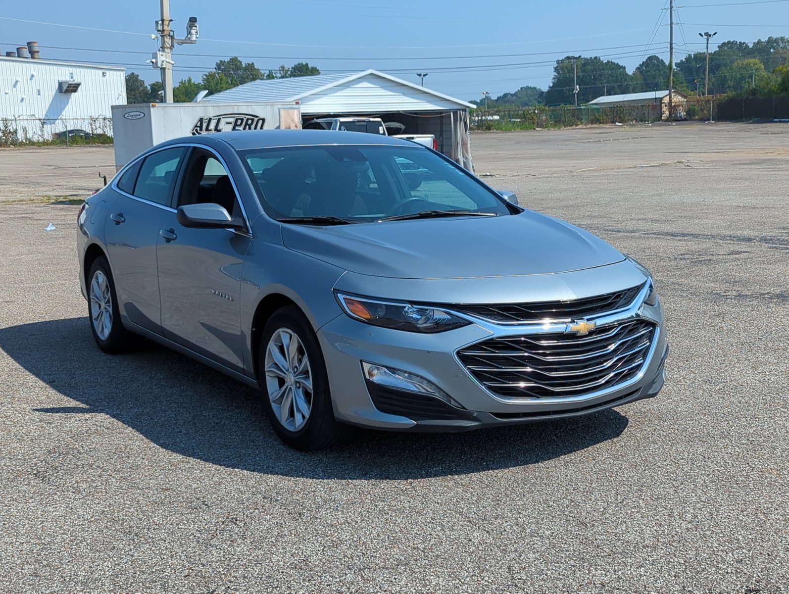 2024 Chevrolet Malibu 1LT photo 3