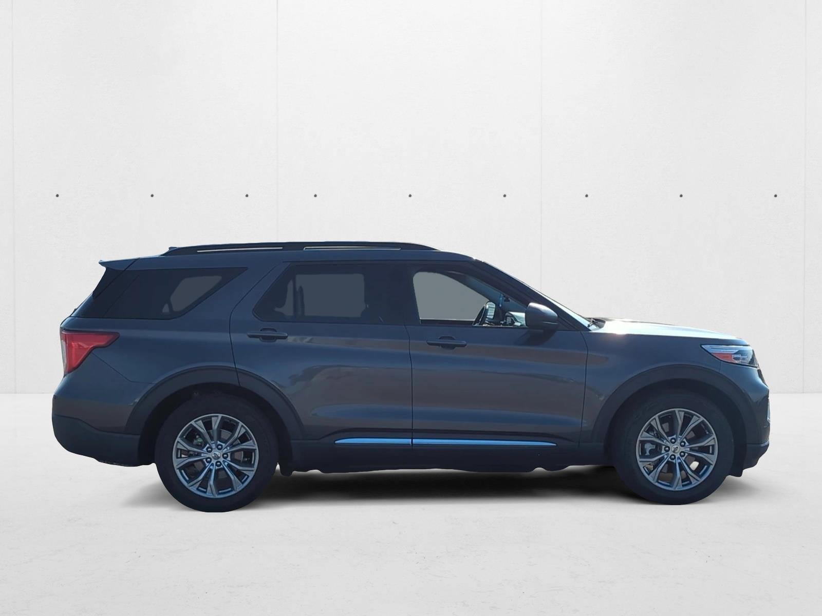 2020 Ford Explorer XLT photo 3