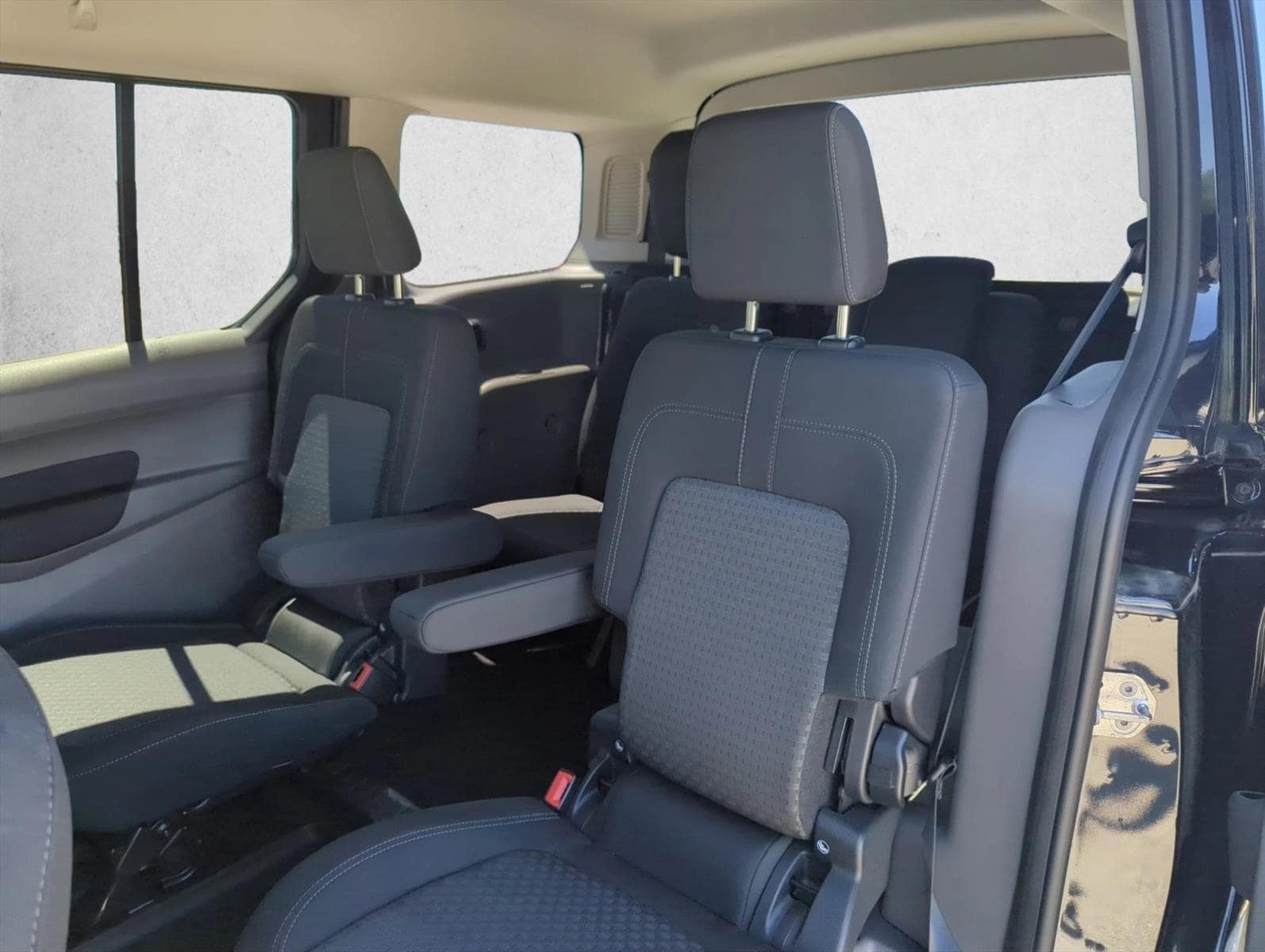2023 Ford Transit Connect XLT - Photo 16