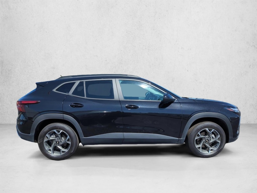 Used 2024 Chevrolet Trax LT SUV