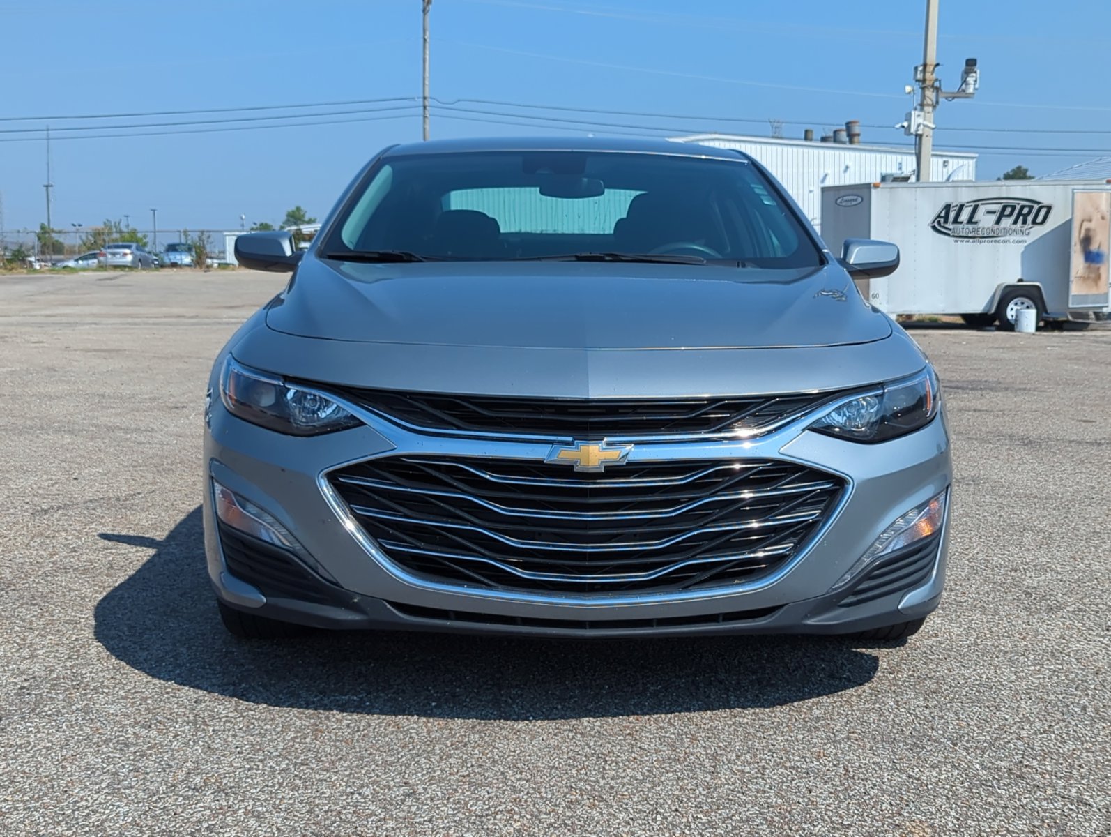 2024 Chevrolet Malibu 1LT photo 2