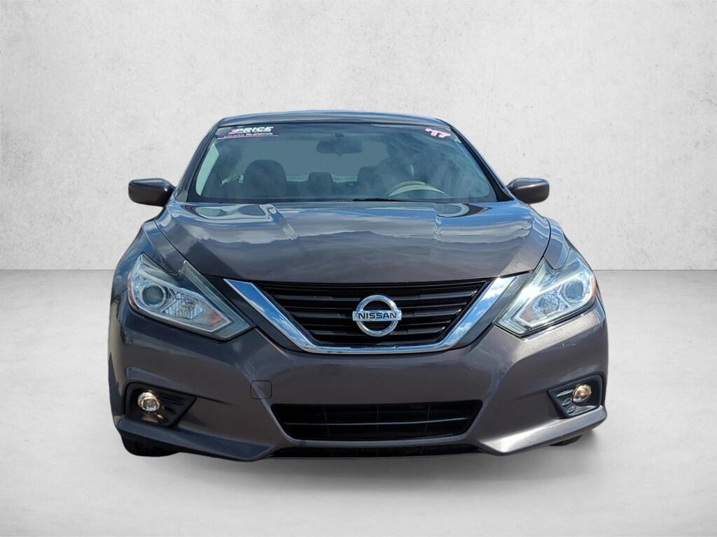 Used 2017 Nissan Altima 2.5 SV Sedan