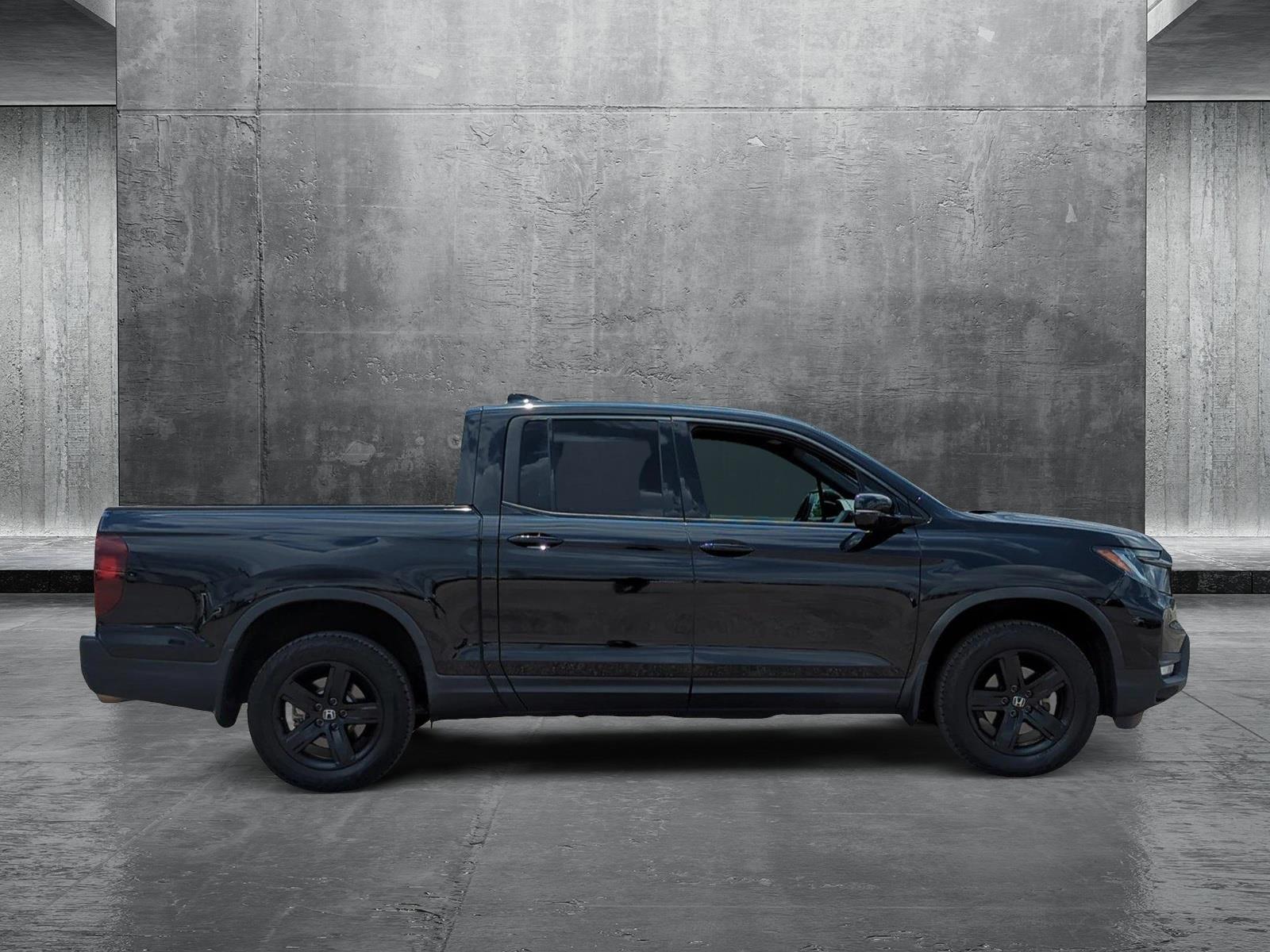 2022 Honda Ridgeline Black Edition photo 4