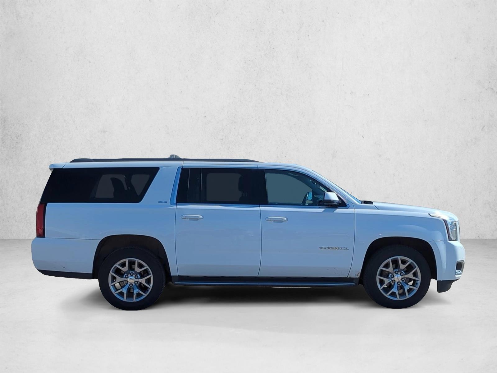 2017 Gmc Yukon XL SLE photo 4