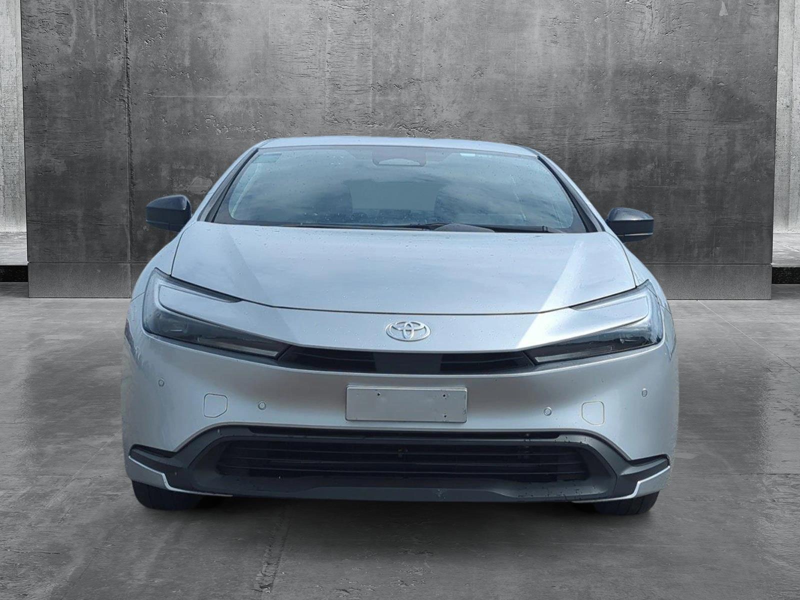2024 Toyota Prius LE photo 2