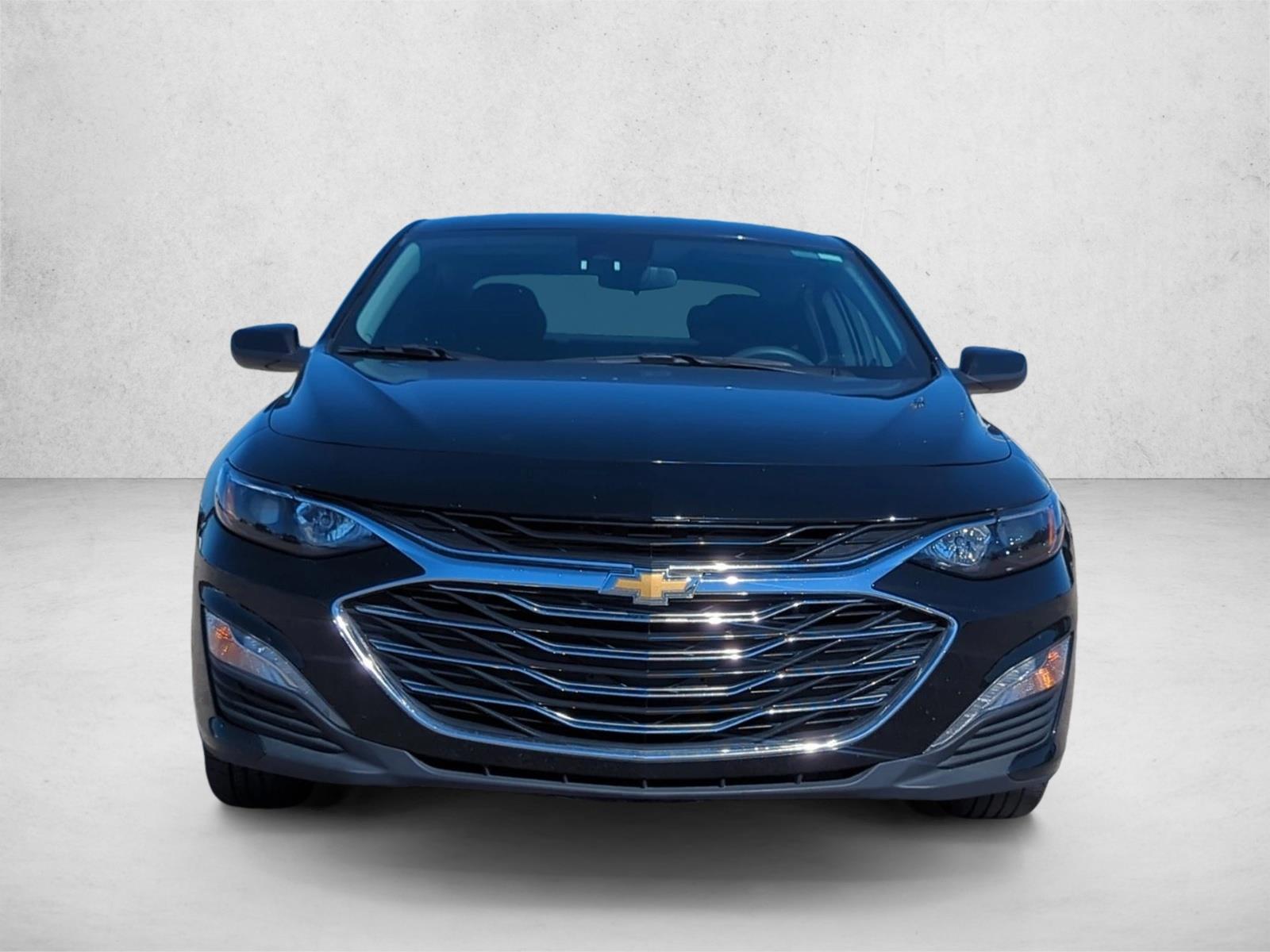 2024 Chevrolet Malibu 1LT photo 2