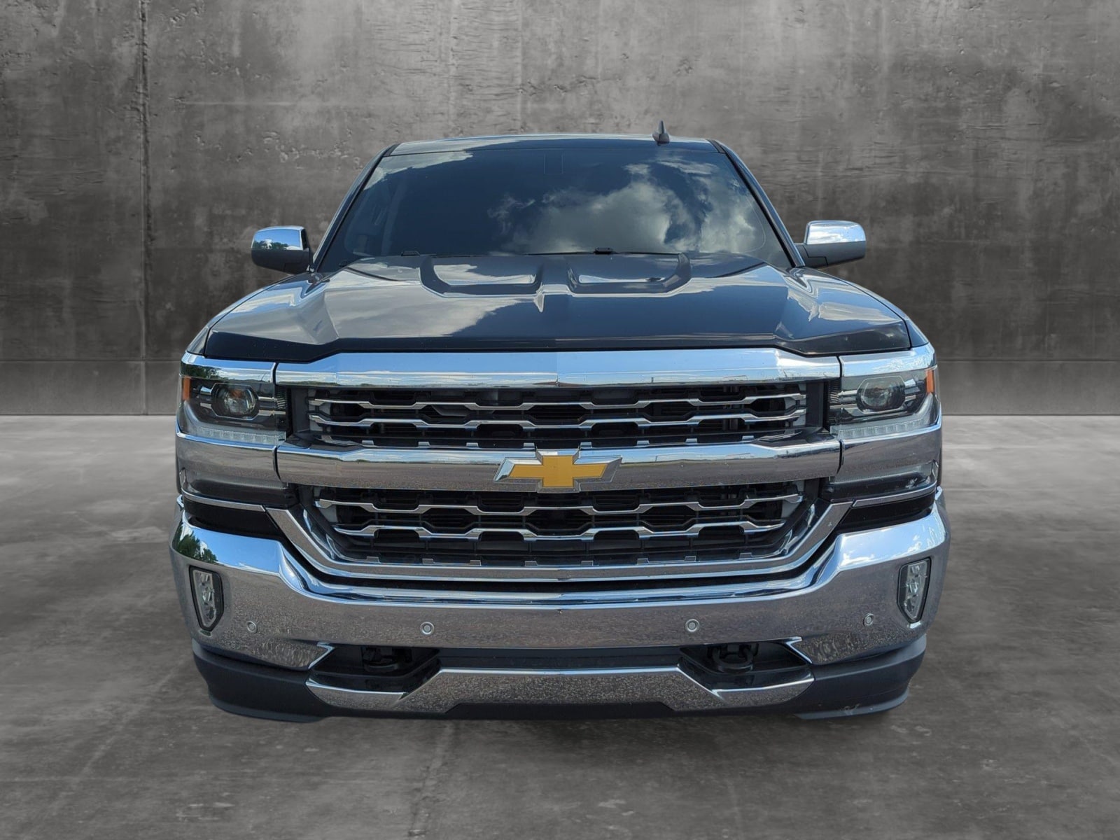 Used 2017 Chevrolet Silverado 1500 LTZ with VIN 3GCUKSEJ7HG139221 for sale in Memphis, TN