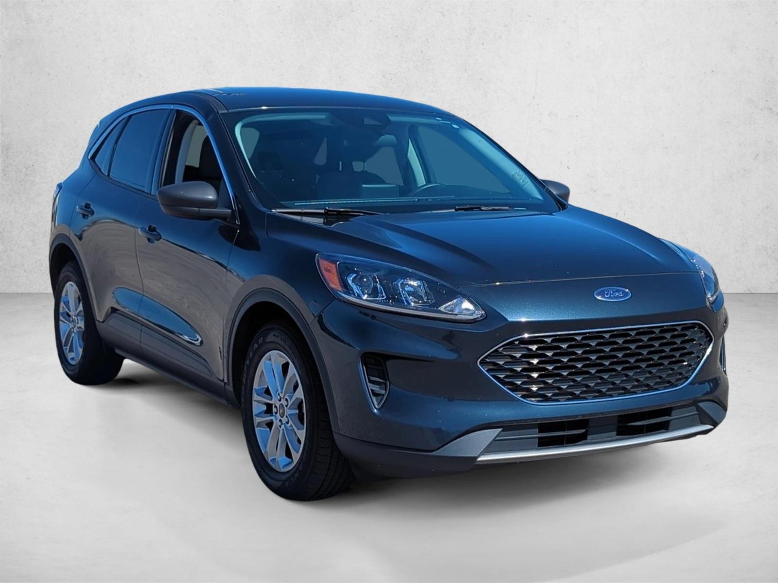 2022 Ford Escape SE photo 3