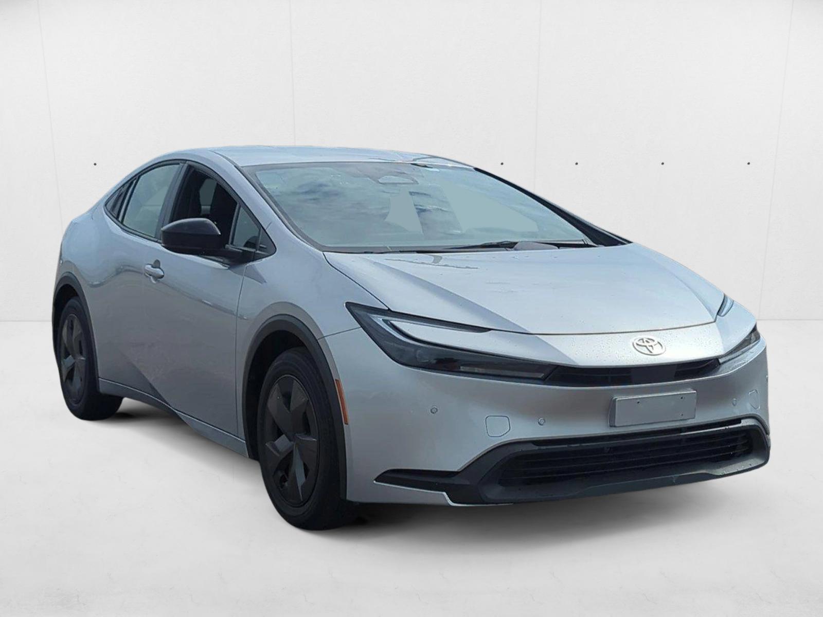 2024 Toyota Prius LE photo 3