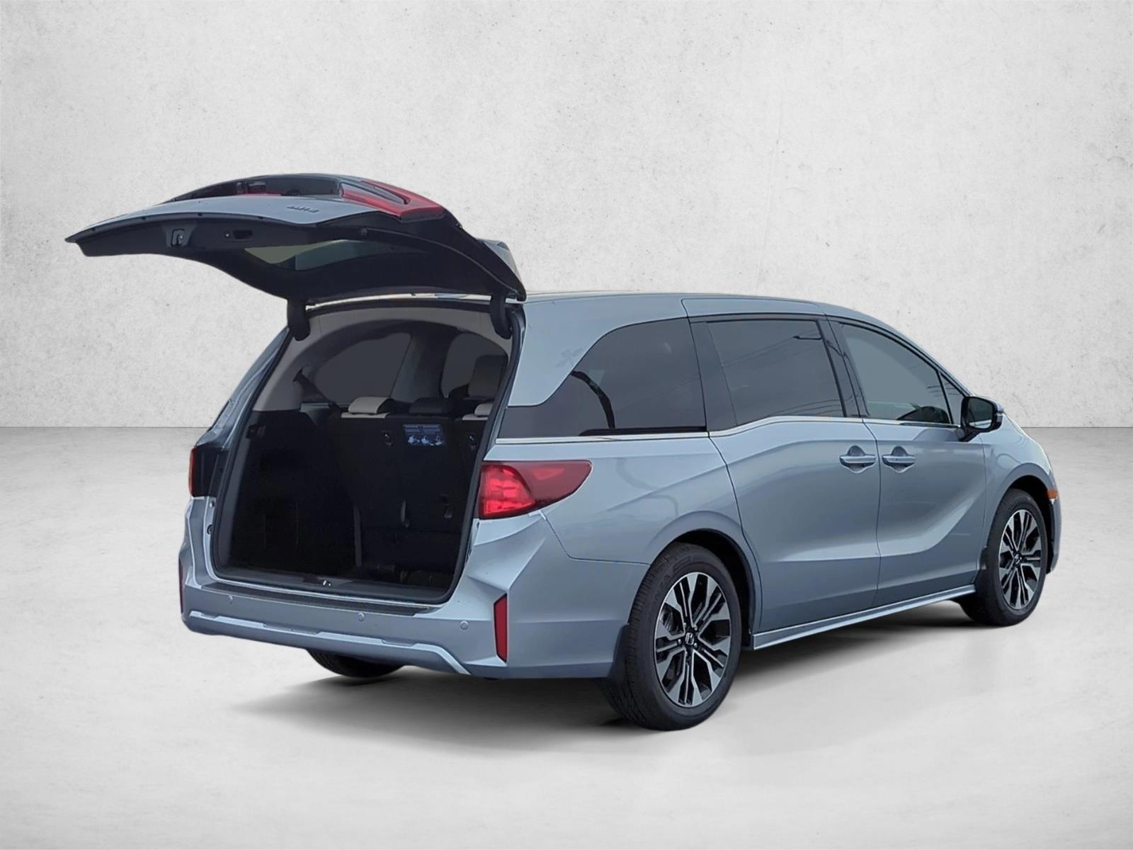2026 Honda Odyssey Elite photo 2