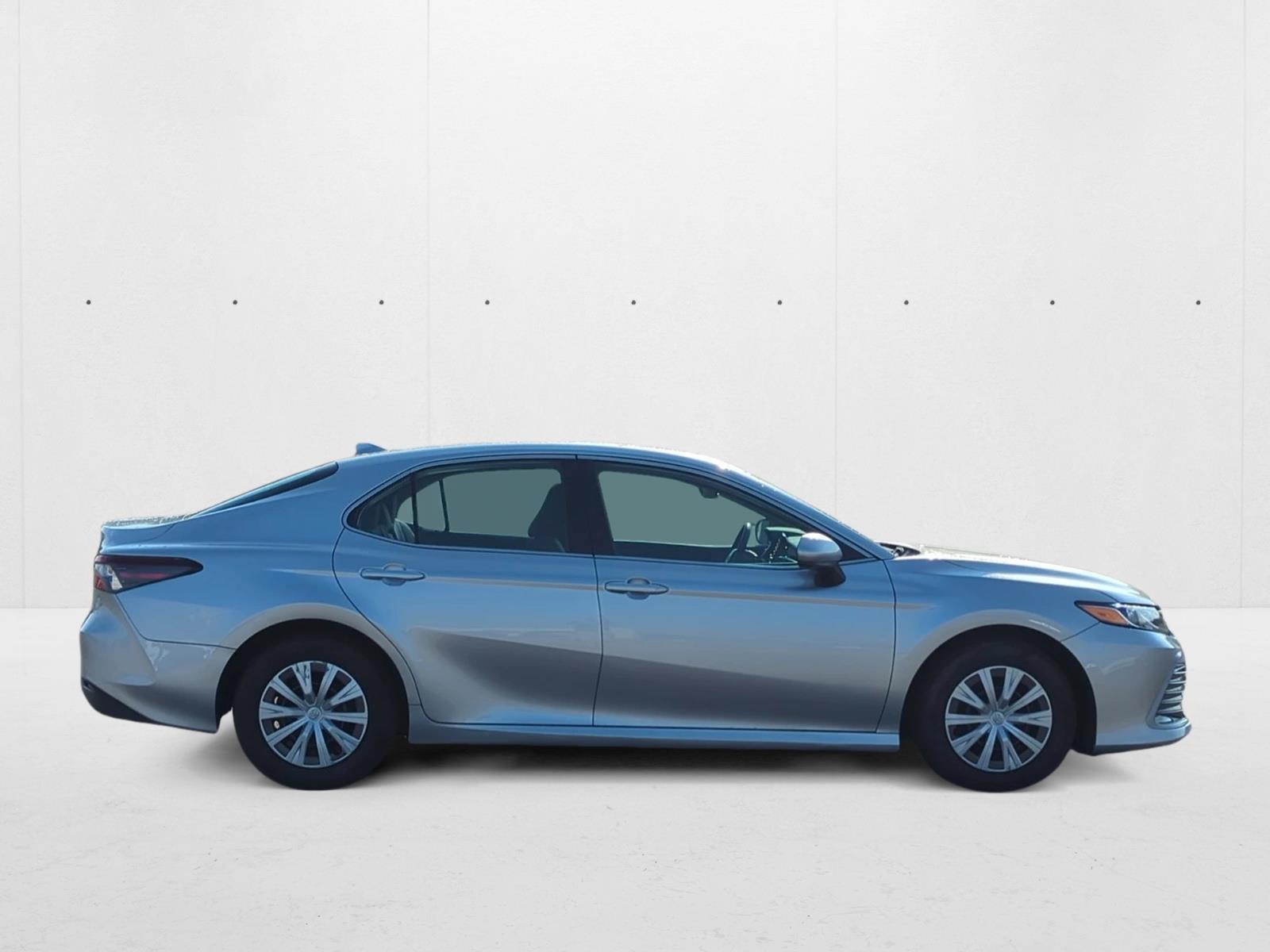 2023 Toyota Camry Hybrid LE photo 4
