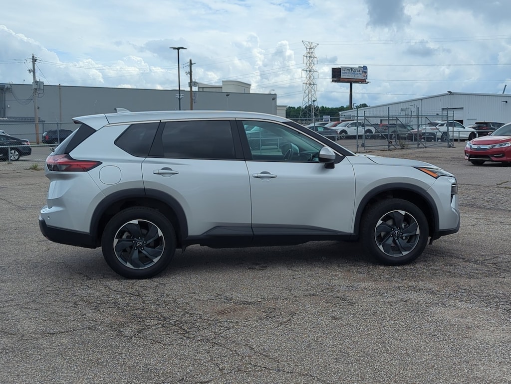 Used 2024 Nissan Rogue SV SUV