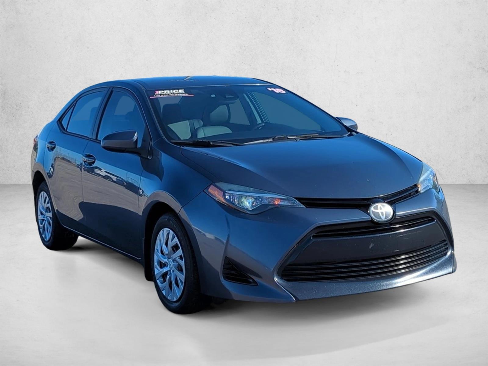 2018 Toyota Corolla LE photo 3