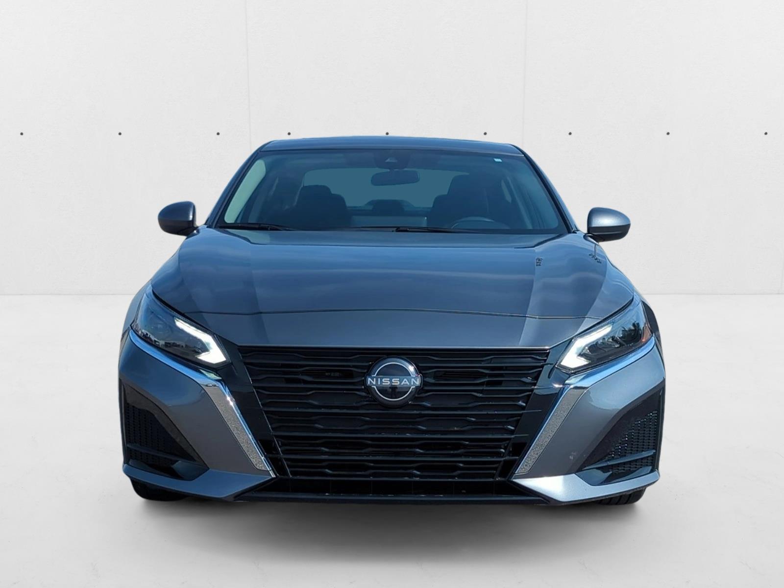 2024 Nissan Altima 2.5 SV photo 2