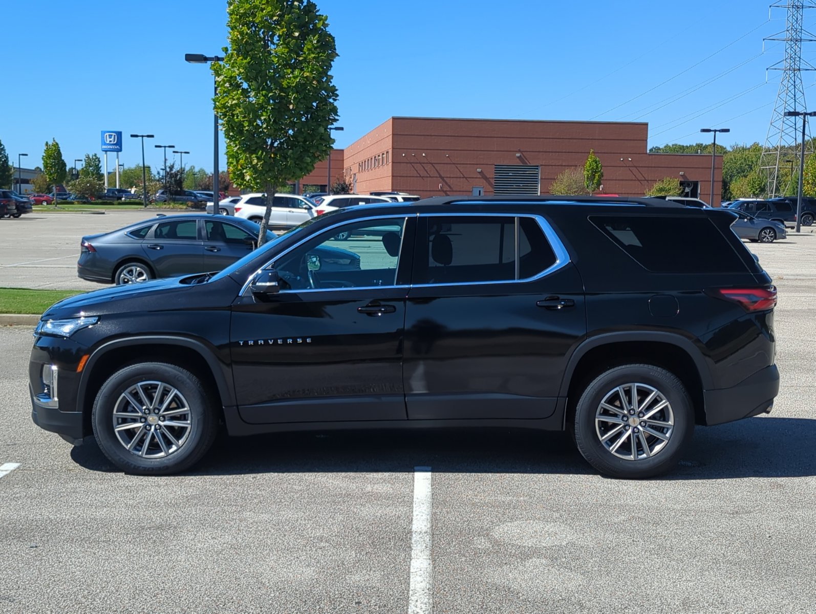 Used 2022 Chevrolet Traverse LT Cloth w/1LT SUV