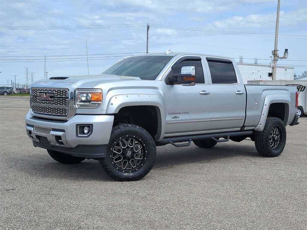 Used 2018 GMC Sierra 2500HD Denali Truck Crew Cab
