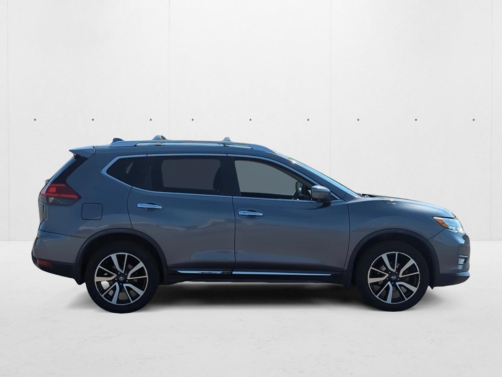2017 Nissan Rogue SL Platinum photo 4