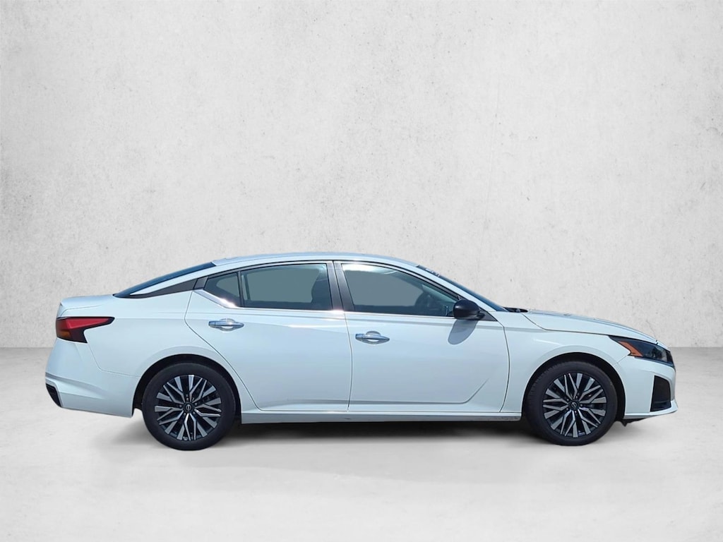 Used 2025 Nissan Altima SV Sedan