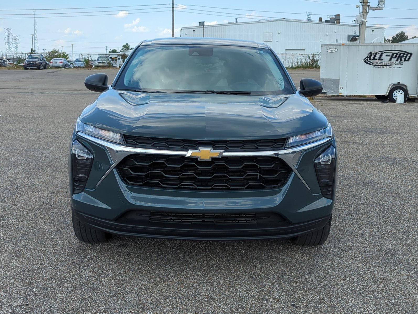 2025 Chevrolet Trax LS photo 2