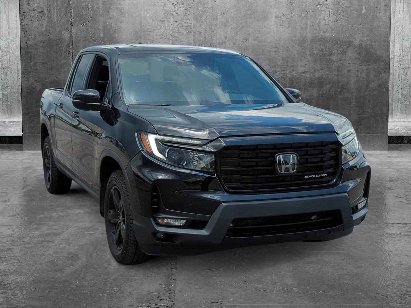 2022 Honda Ridgeline Black Edition photo 3