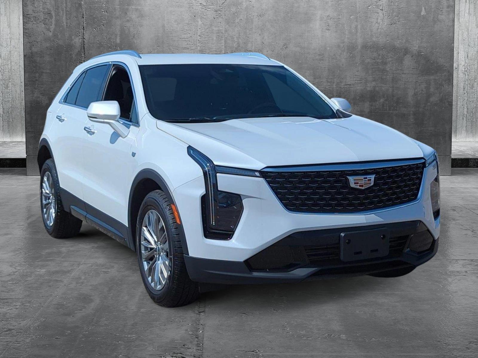 2024 Cadillac XT4 Premium Luxury photo 3