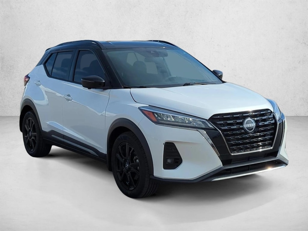Used 2022 Nissan Kicks SR SUV