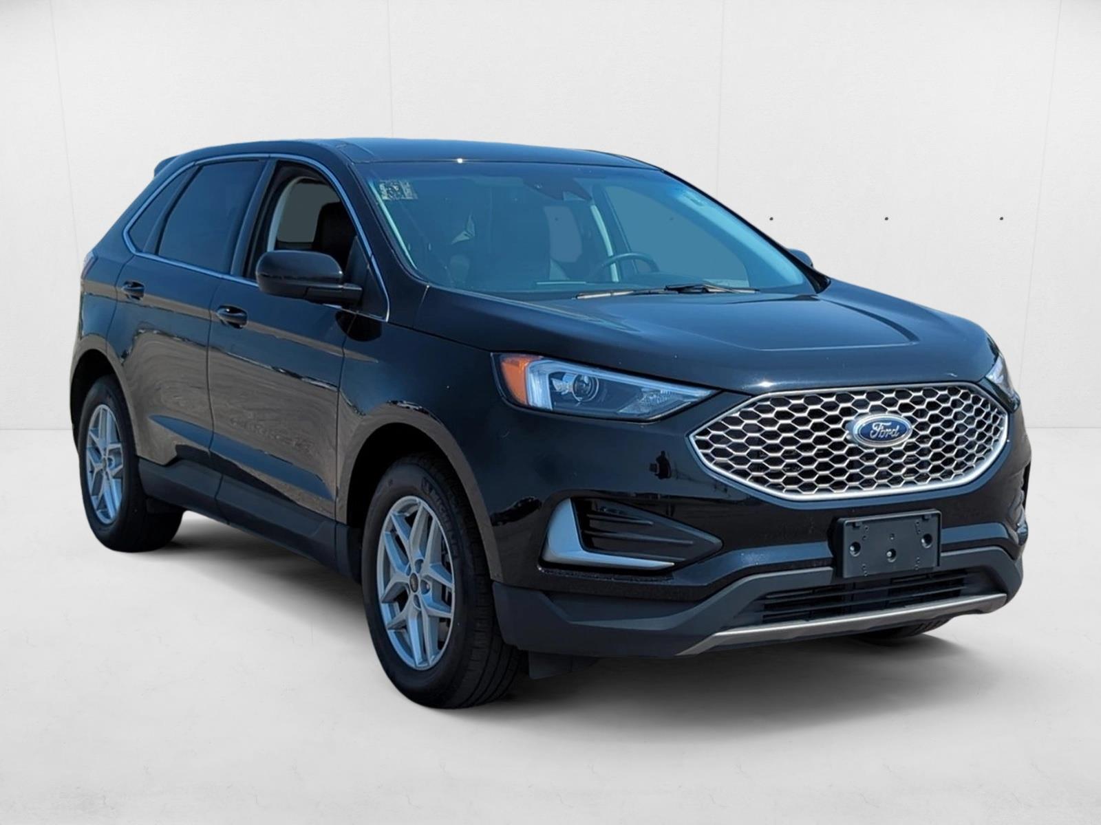 2024 Ford Edge SEL photo 3