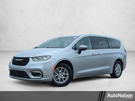 2023 Chrysler Pacifica Touring L Van Passenger Van